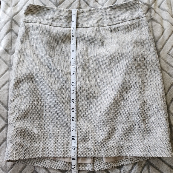 The Limited tweed pencil skirt, cream color, size 4 - Picture 5 of 7